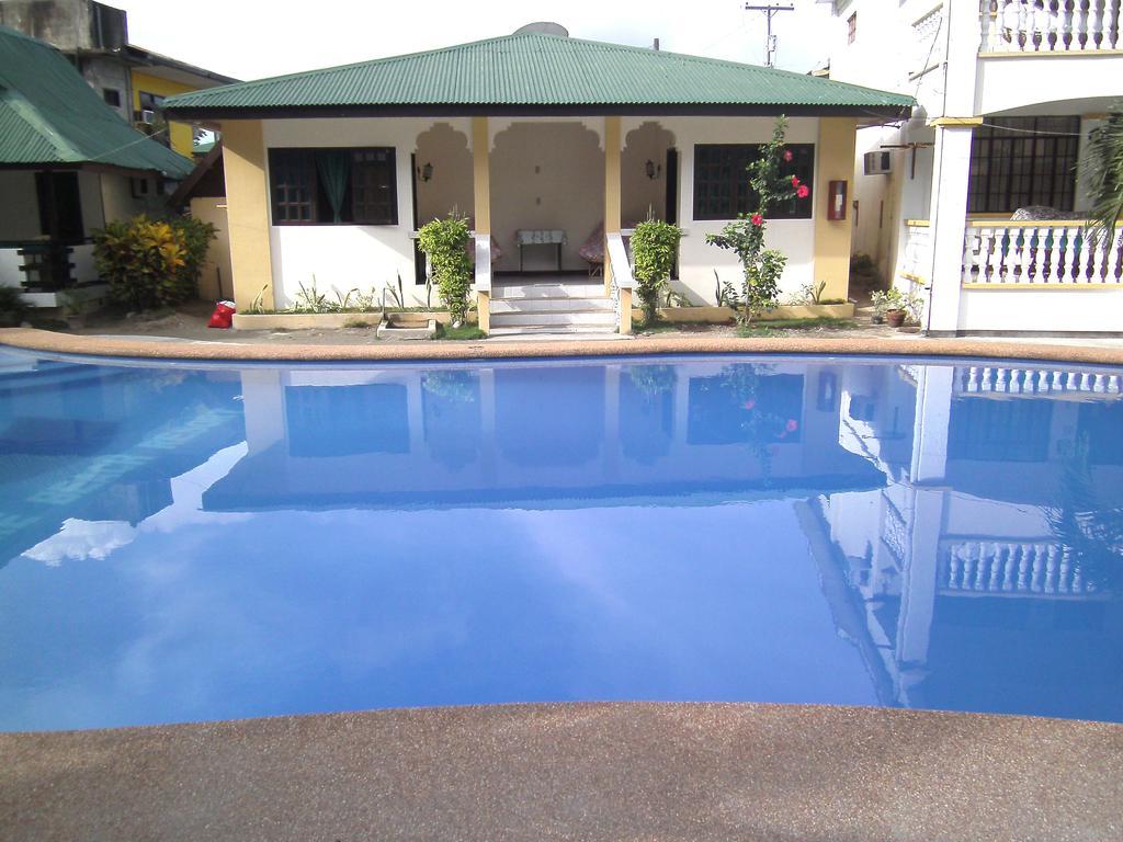 Seashore Beach Resort Puerto Galera Extérieur photo