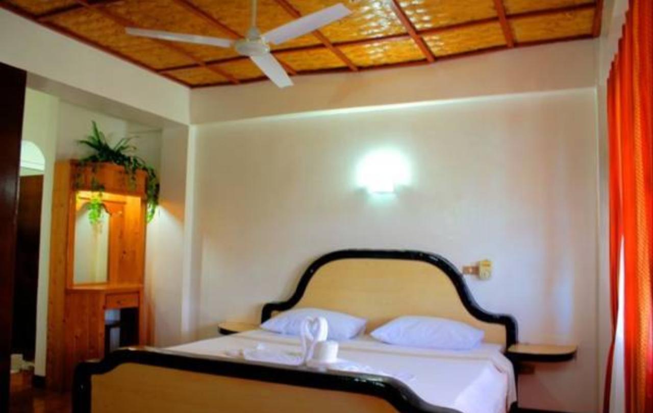 Seashore Beach Resort Puerto Galera Extérieur photo